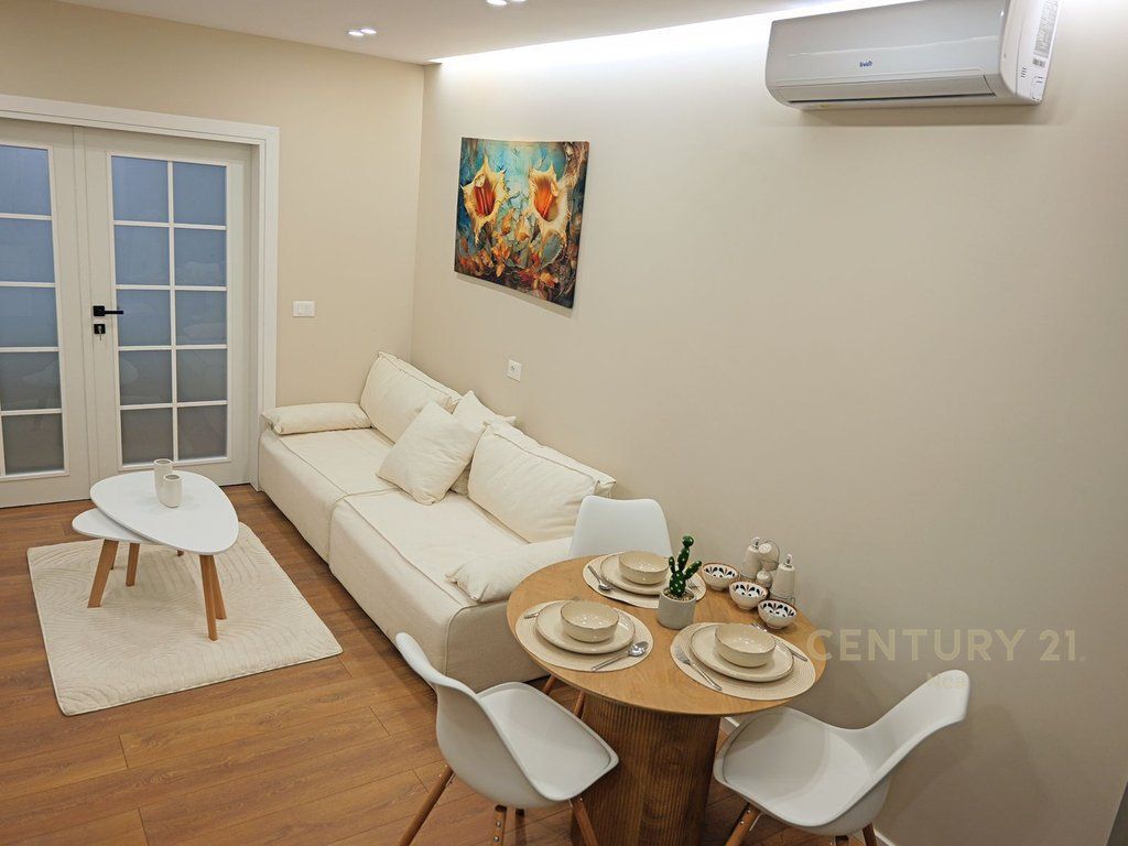 JEPET APARTAMENT 1+1 ME QIRA TEK RRUGA ELBASANIT