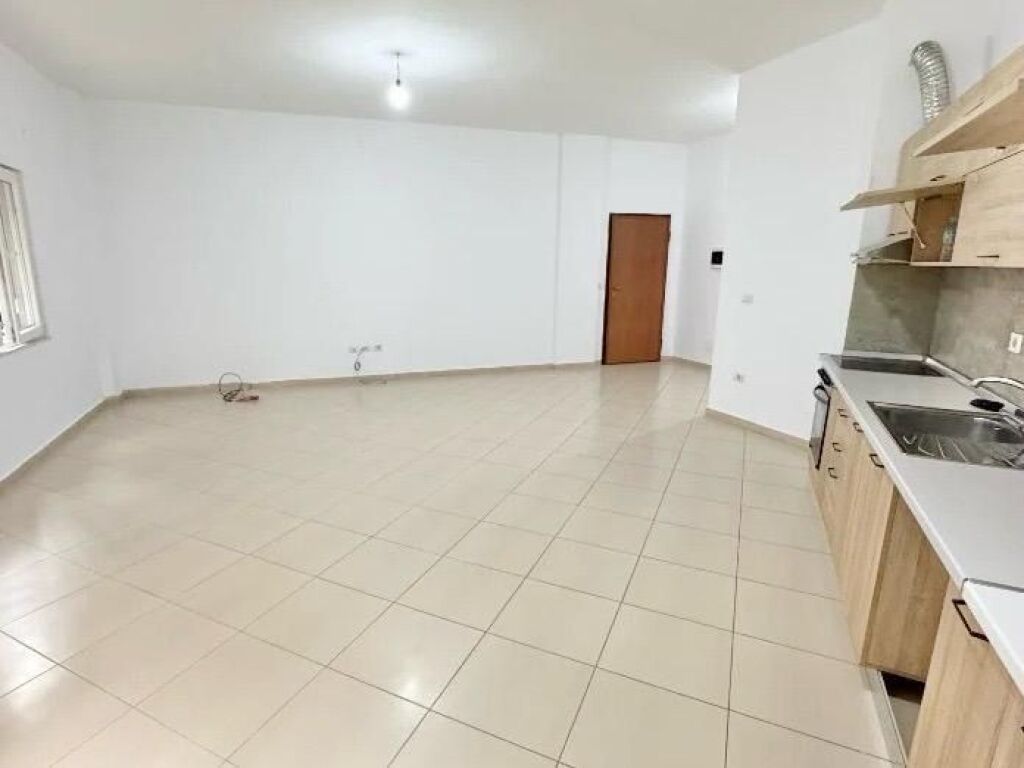 Apartament 2+1+2 për qira Liqeni i Thatë !
