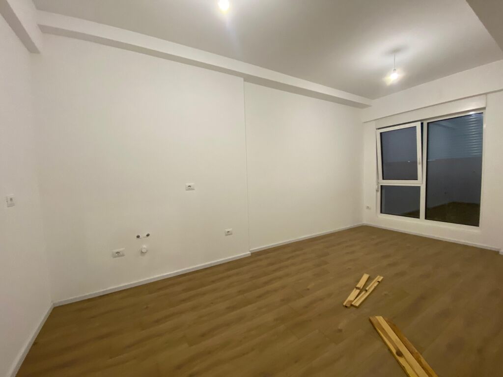 Appartamento 2+1 in affitto, vuoto