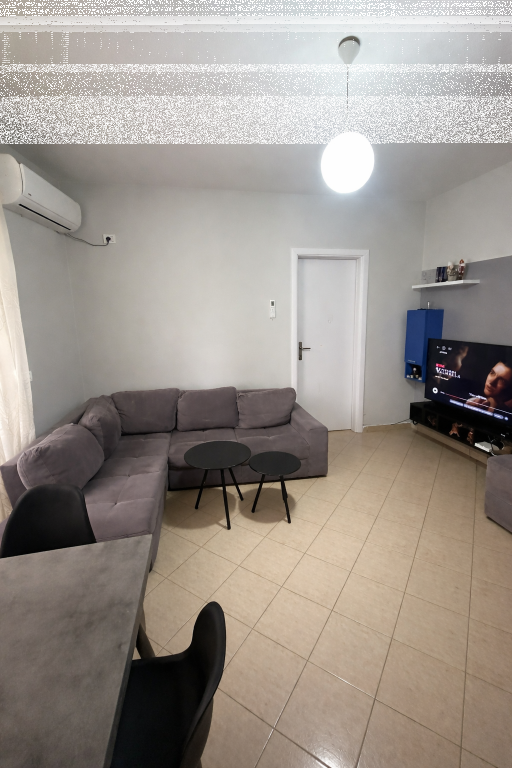 Jepet me qera apartament 1+1  i ri tek Materniteti i Ri tre minuta nga Brryli!