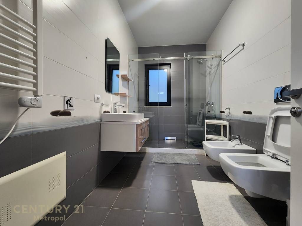 VILLA WITH POOL FOR RENT IN TEG!