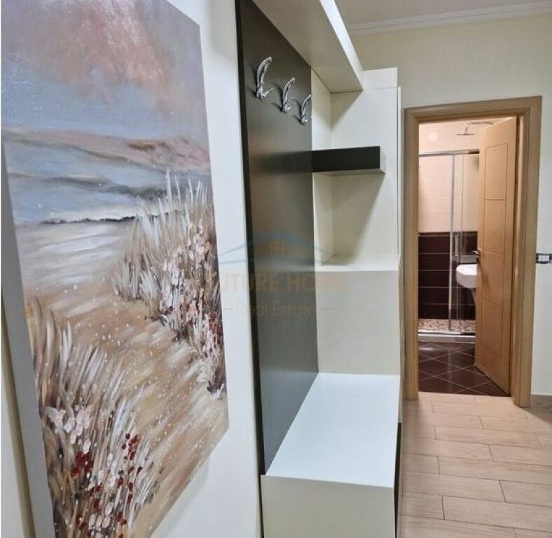 Shitet, Apartament 3+1+2, Porcelan, Tiranë