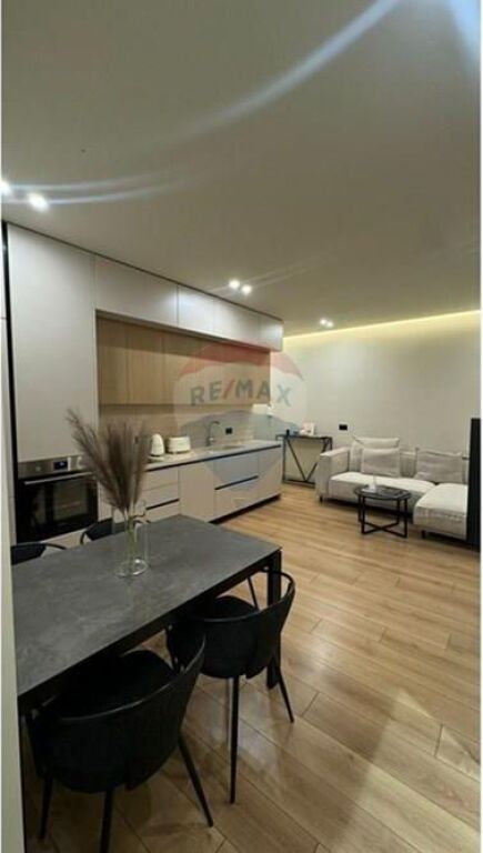 Apartament 2+1 per qira,
Rruga e Kosovareve,
Liqeni Artificial