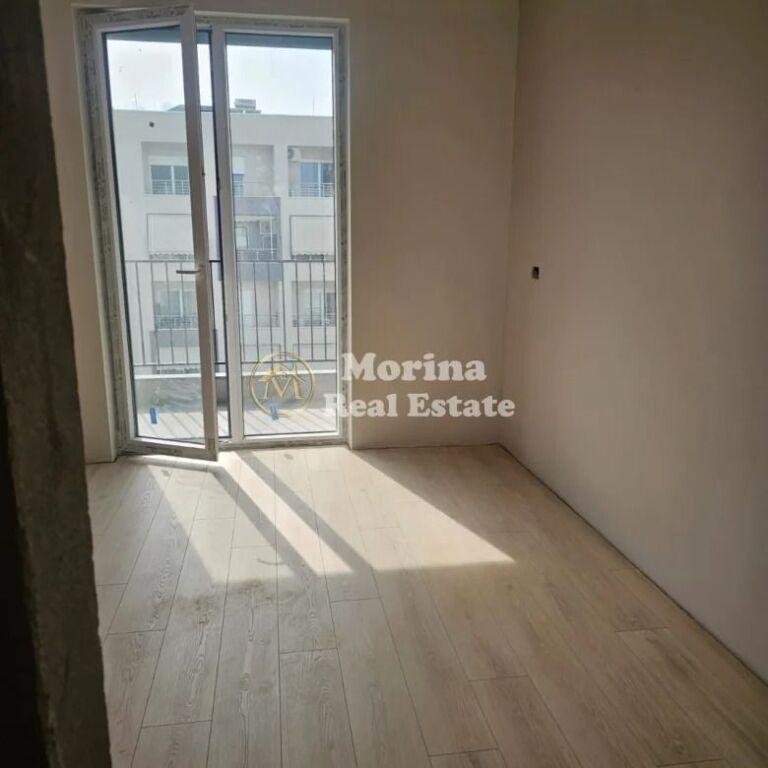 Rent | Apartment 2 + 1 | Commune of Paris | 800 €/month