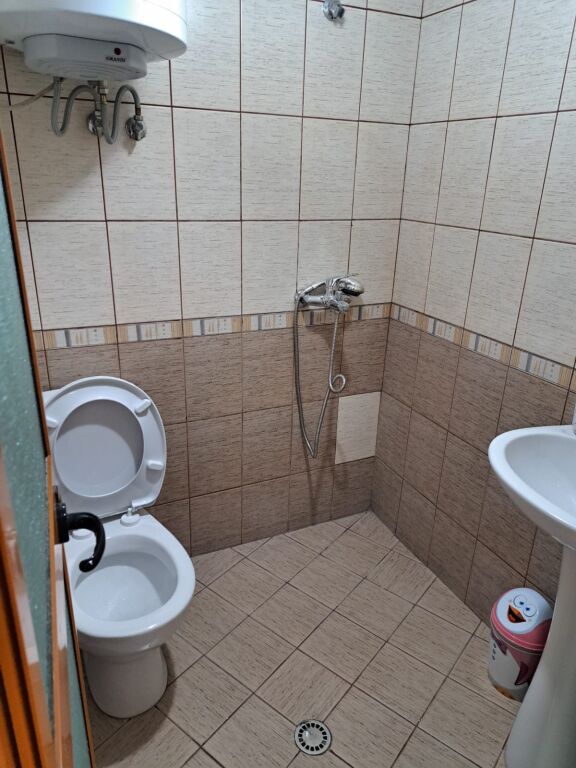 Jepet Me Qera Apartament 1+1+1 Ballkon
