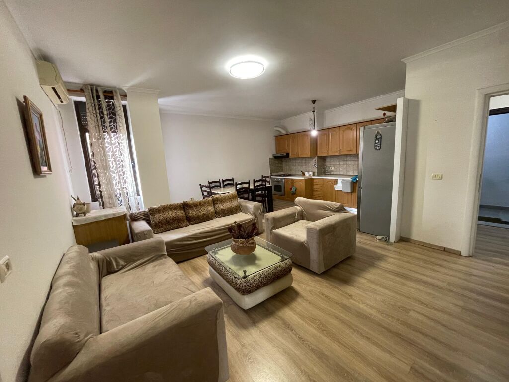 2+1,arredato in porcellana,in vendita,500 mila lek