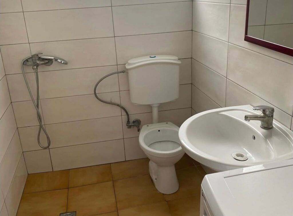 🏡 Studio apartment for rent above the Faculty of Economics, Tirana