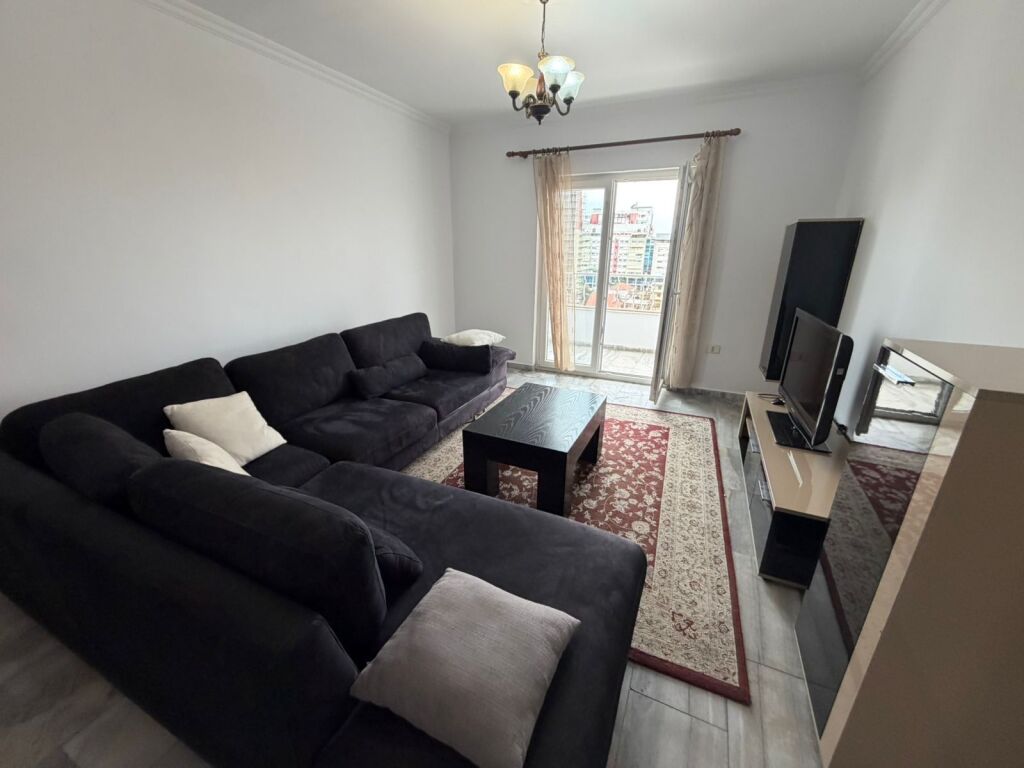 Affittasi 2+1 Laprake strada principale 600€