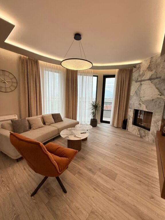 APARTAMENT 2+1 me post parkimi ne -1 per qera tek kompleksi delijorgji