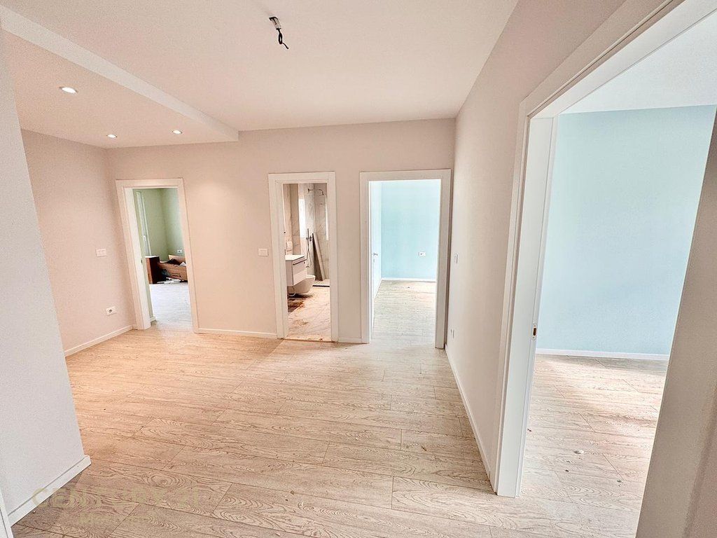 UFFICIO IN AFFITTO IN CENTRO, 100 m2. 1.100 € /Mese