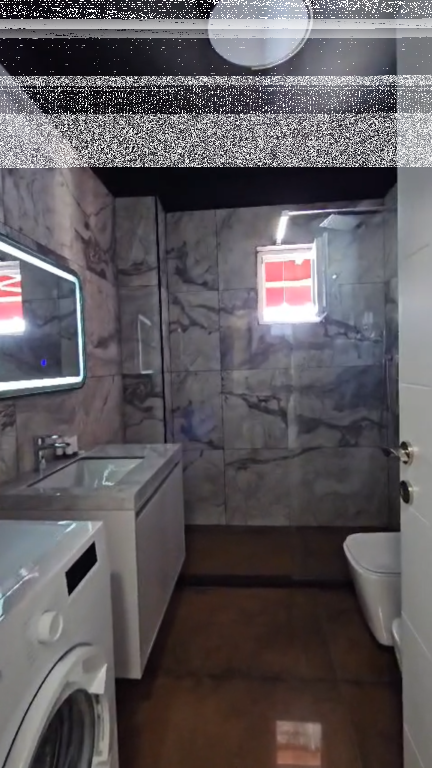 Apartament 1+1 per shitje Komuna e Parisit !