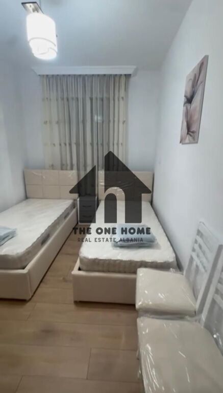 Ap.Qera 2+1 Myslym Shyre - E sapo mobiluar e re.