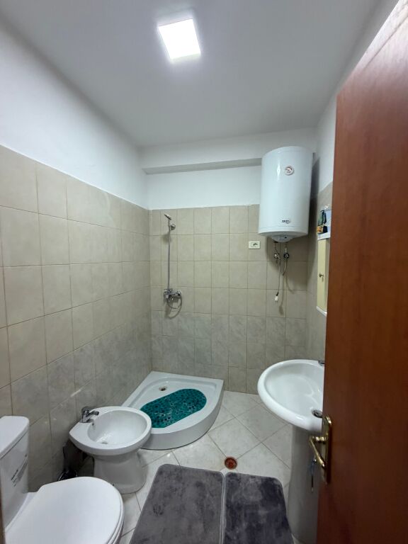 Shitet super apartament 1+1 në zonën e Shkëmbit të Kavajës 🏖️