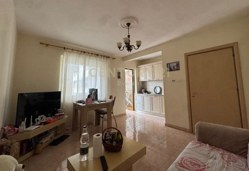 Apartament me qira 2+1+Parkim, Restorant Durresi