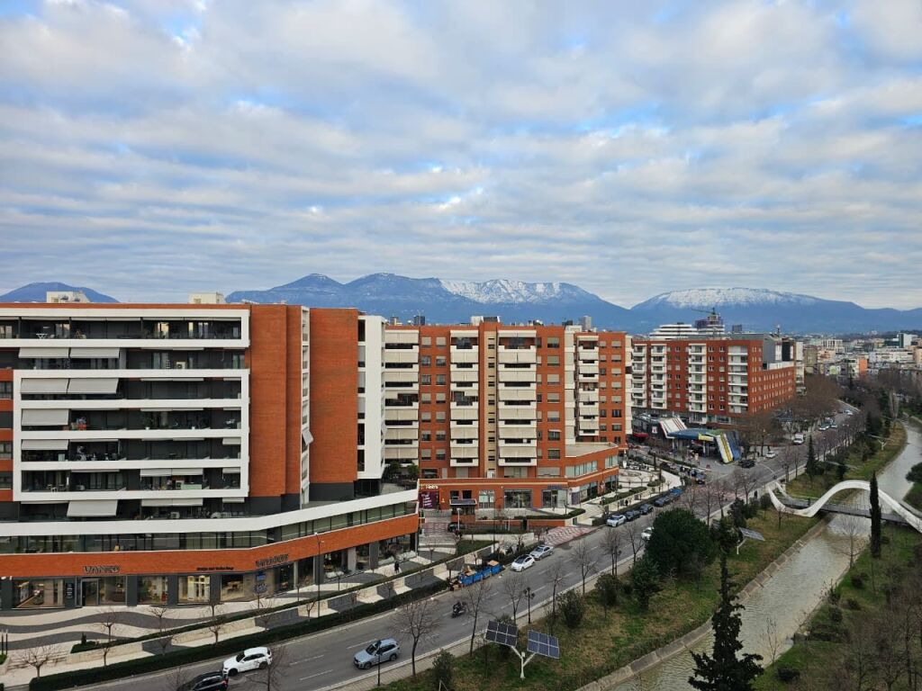 Apartament 3+1+2 ne shitje perballe Delijorgjit