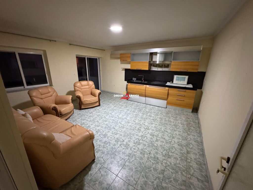 Apartament 3+1 per shitje Qender mes Rr. Myslym Shyrit dhe Rr. Kavajes (ID 4131494 )