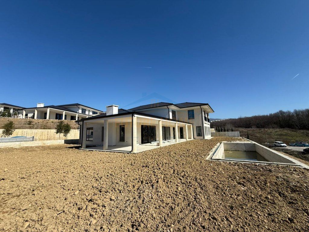 Shitet, Vile , Valles Viridi , Tirane