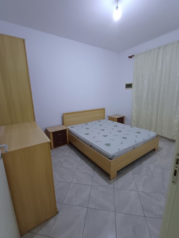 APARTAMENT 1+1. 28000 LEKE.RRUGA 5 MAJI.ODA BAR