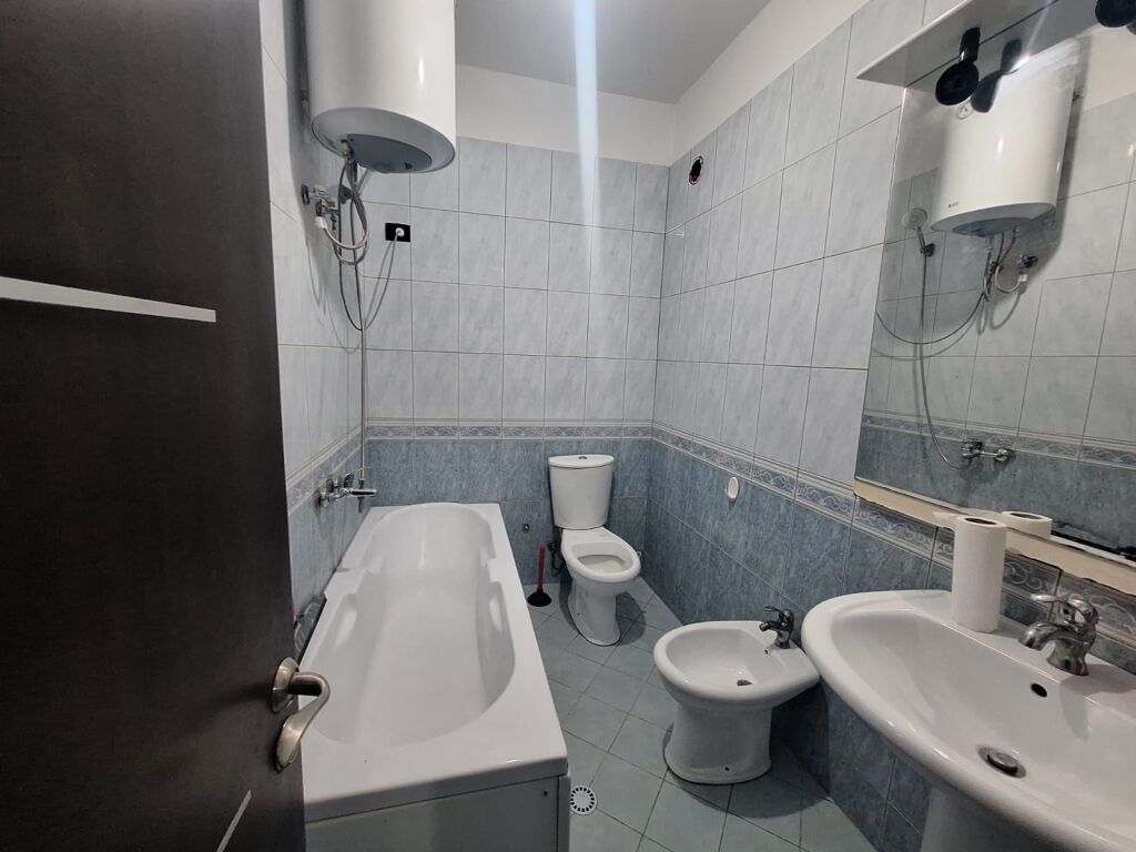 Apartament 3+1+2 me qera
