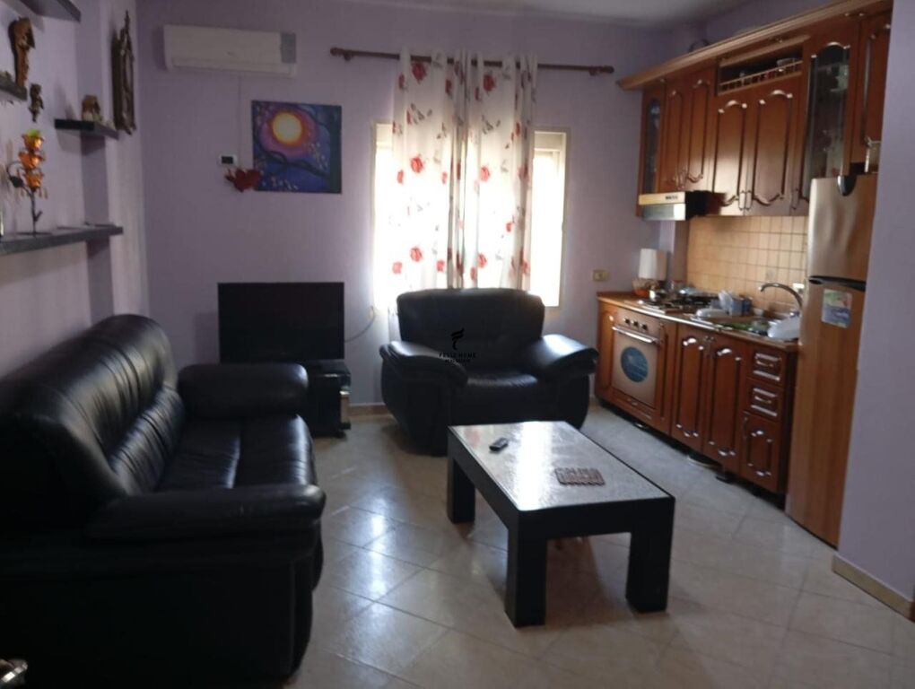 APARTAMENT ME QERA 1+1 VILAT AMERIKANE 40.000 LEKE FH-64887