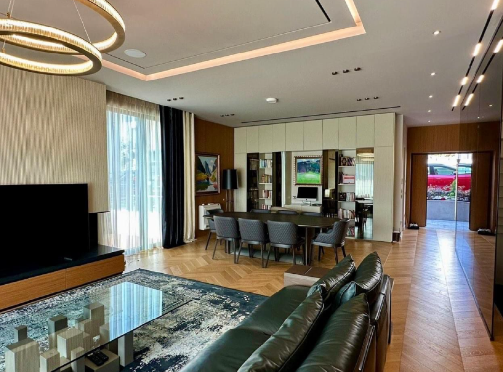 🏡 Vilë 3-Katëshe për Shitje – Mandarin Residence