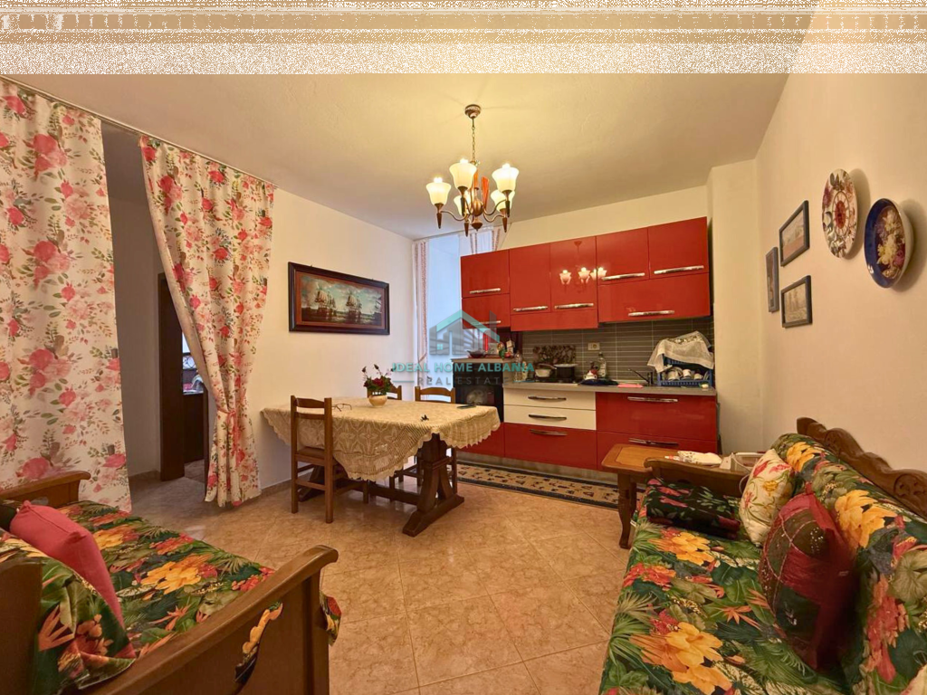 Apartament 1+1 për Shitje, Vlore (Pranë Bulevardit Kryesor)