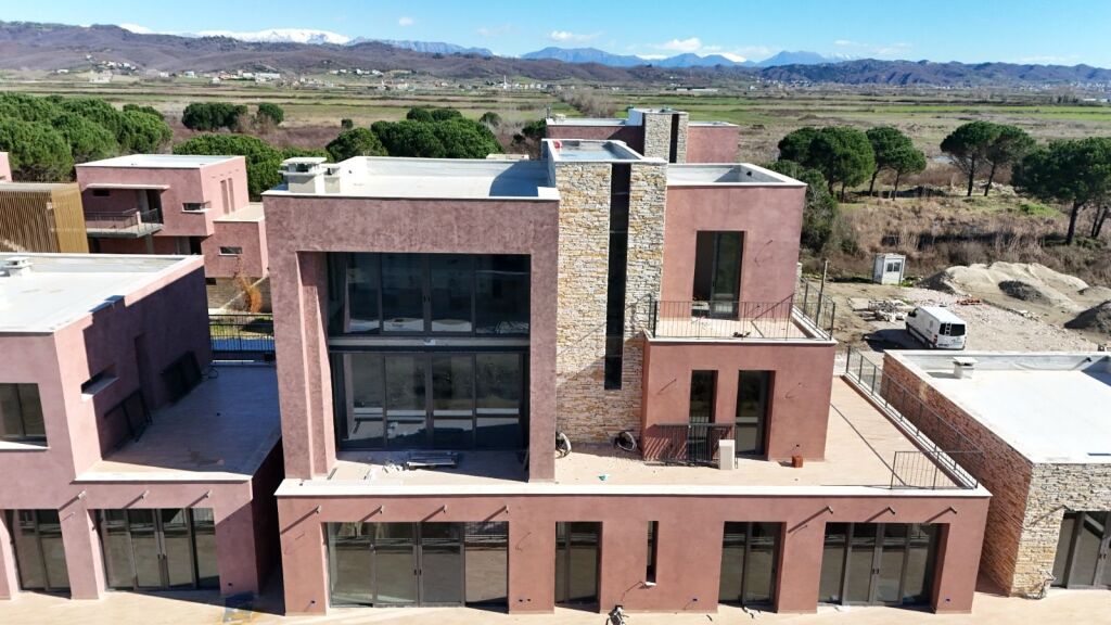 Shitet Apartament 1+1+Verandë