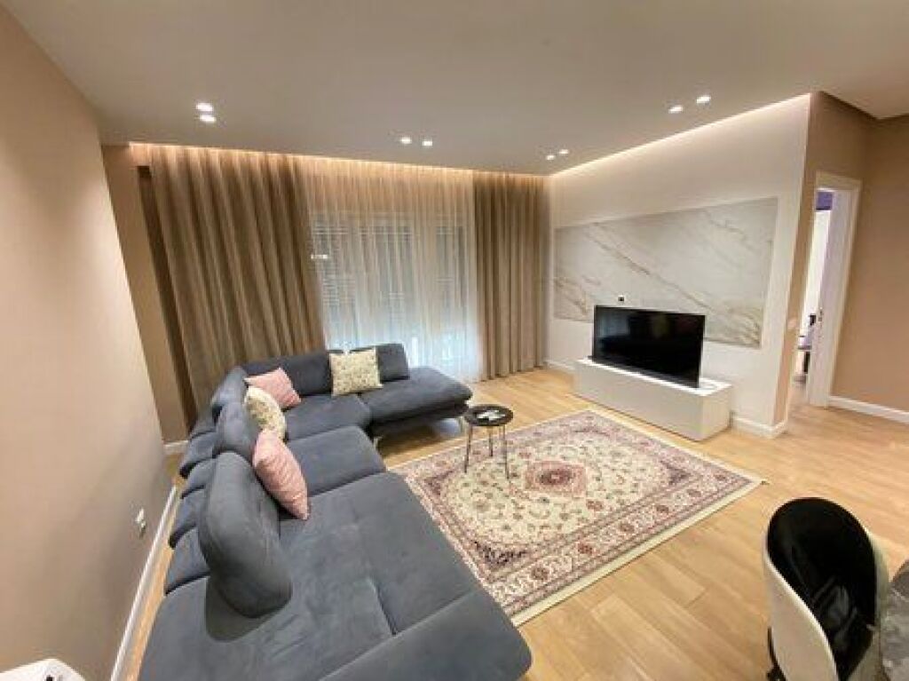 Apartment 2+1 with 2 bathrooms, fully furnished, for rent on Rruga e Dibrës – 700 Euro