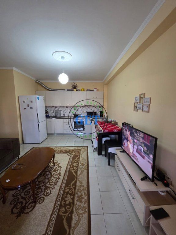 Qira, Apartament 3+1+2 Tualete, Kompleksi Rotondo Plepa, Durres,,,,,