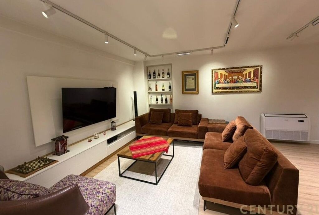 Apartament me qira  2+1+ P , Komuna e Parisit