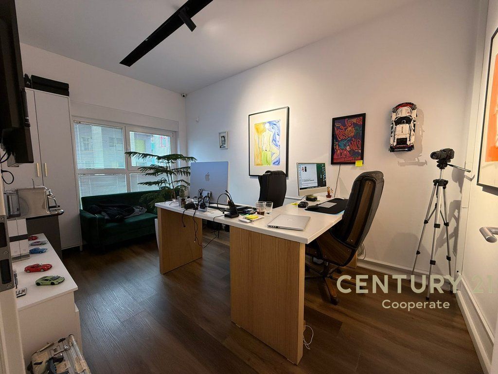 SHITET ZYRE TEK REZIDENCA KAIMI PRANE MANGALEM 21