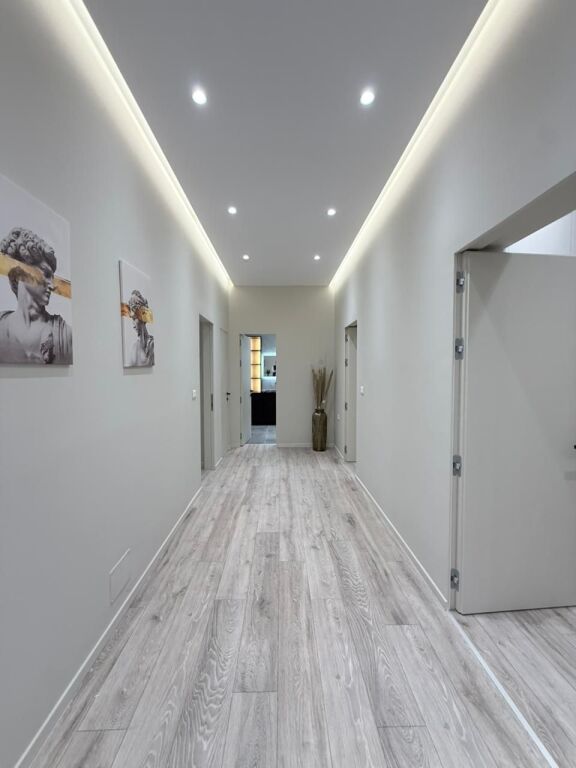 APARTAMENT 2+1 me post parkimi ne -1 per qera tek kompleksi delijorgji