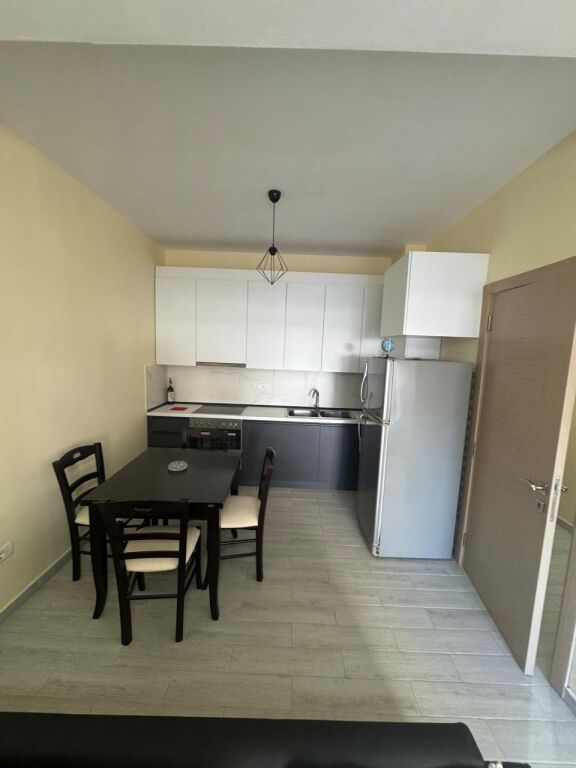 apartament me qira 5 minuta nga Rruga e Elbasanit