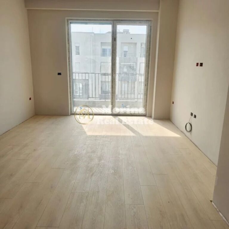 Rent | Apartment 2 + 1 | Commune of Paris | 800 €/month