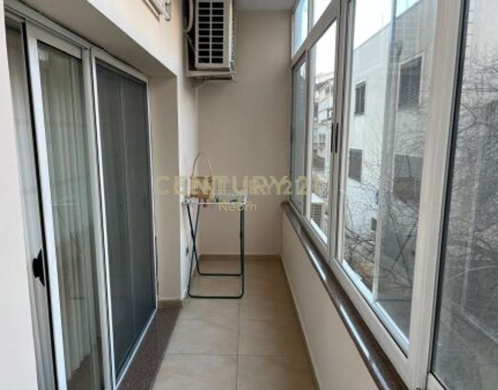 APARTAMENT 2+1 ME QIRA TEK KOMUNA E PARISIT