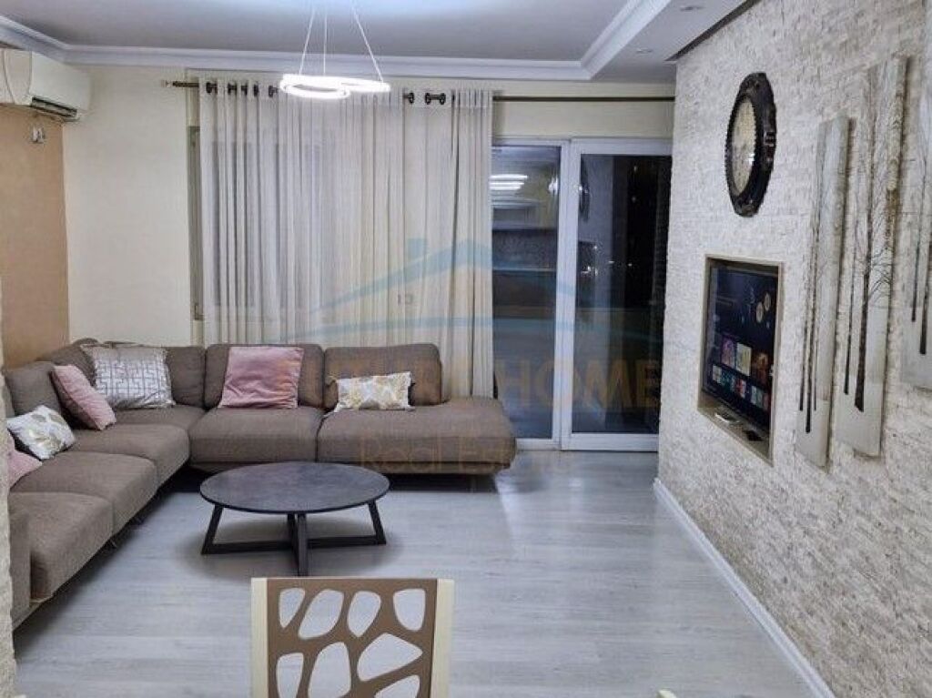 Shitet, Apartament 3+1+2, Porcelan, Tiranë