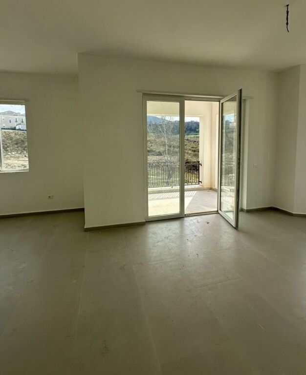 🏡 Vilë 3-Katëshe për Shitje – Collina Verde, pranë TEG