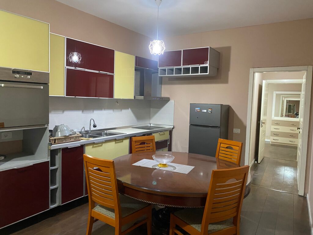 🏡 Jepet me qera Apartament 2+1 te ish Tregu Elektrik, Tiranë