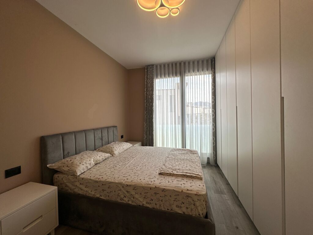 Apartament 1+1 Me Ballkon+Post Parkimi me Qira Ne Teg