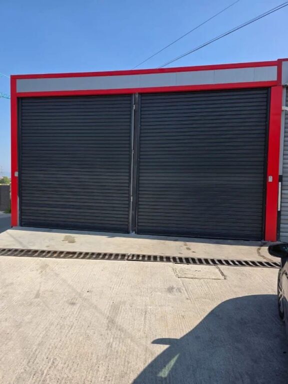 JEPET KAPANON ME QERA 110M2 "AFER ME TOP CHANEL, MEZEZ" 1300 EURO