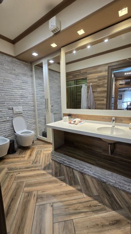 Shitet apartament te Myslym Shyri