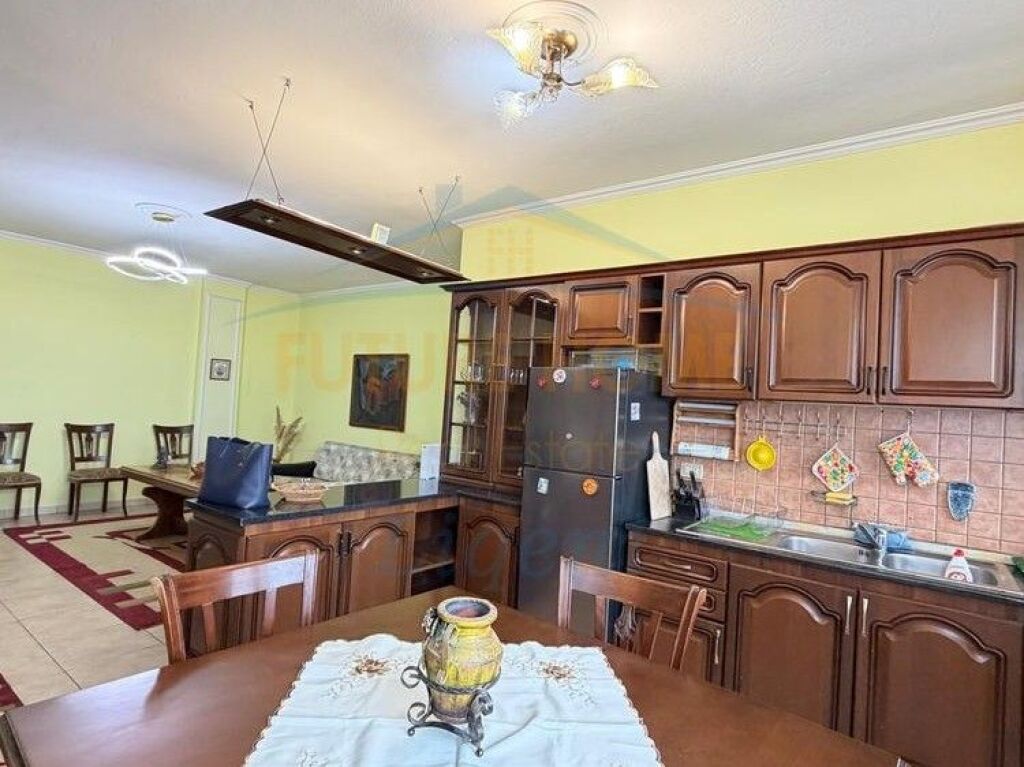 For sale, Apartment 2+1, New Bazaar, Tirana