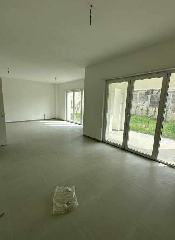 🏡 Vilë 3-Katëshe për Shitje – Collina Verde, pranë TEG