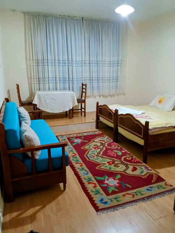 Qira, Garsoniere, Rruga 4 deshmoret , Tiranë