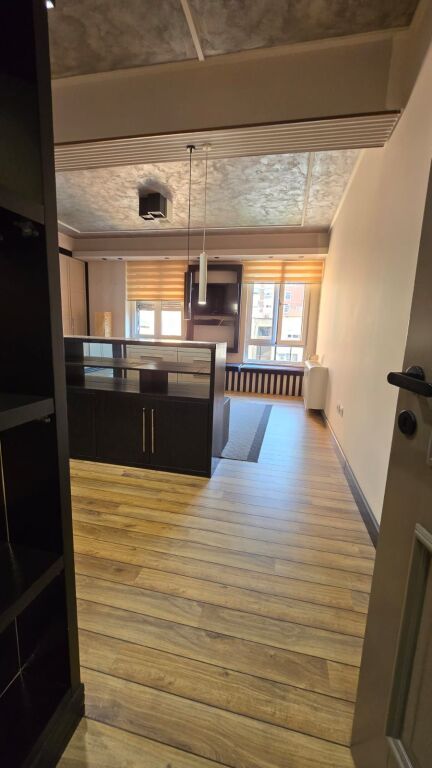 Shitet apartament te Myslym Shyri