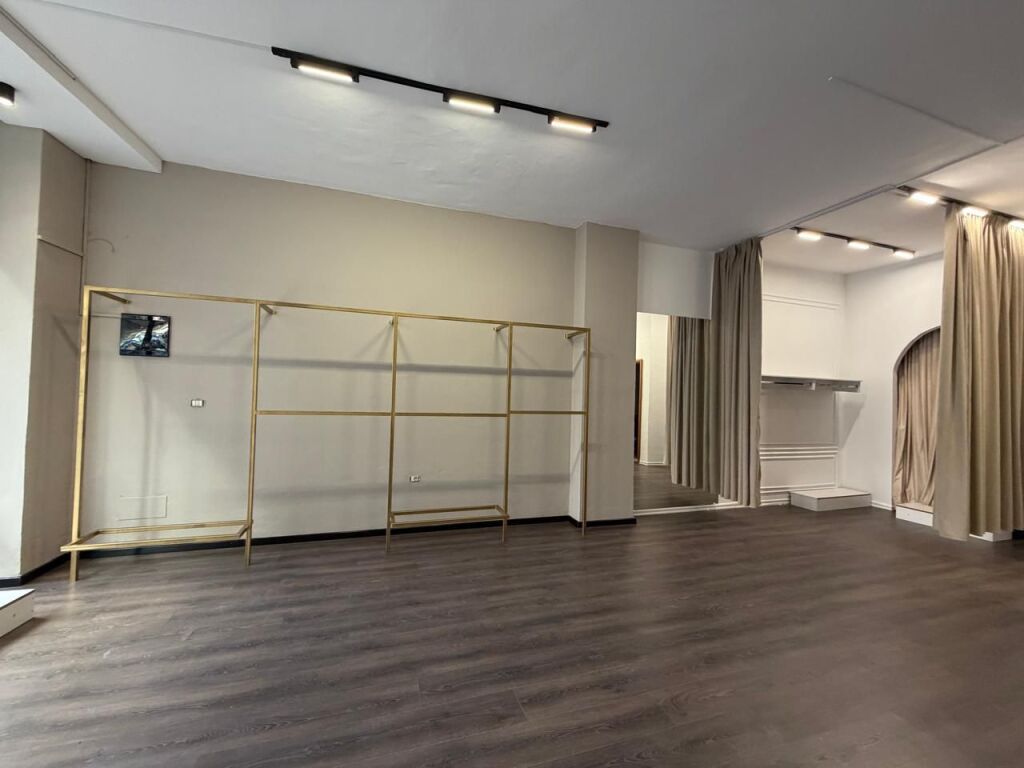 Open Space Office Apartment for Rent in Bllok