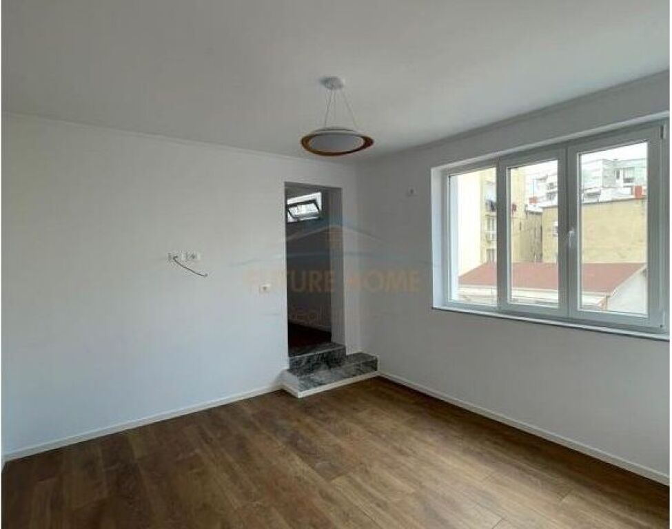 In vendita, Appartamento 1+1+Guardaroba, Mercato Elettrico, Tirana.