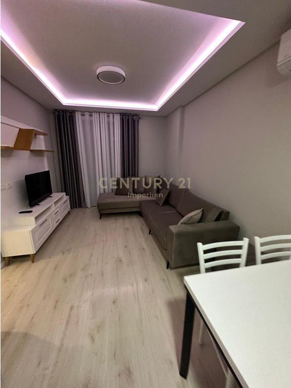 Apartament 2+1 me Qira tek Unaza e Re!