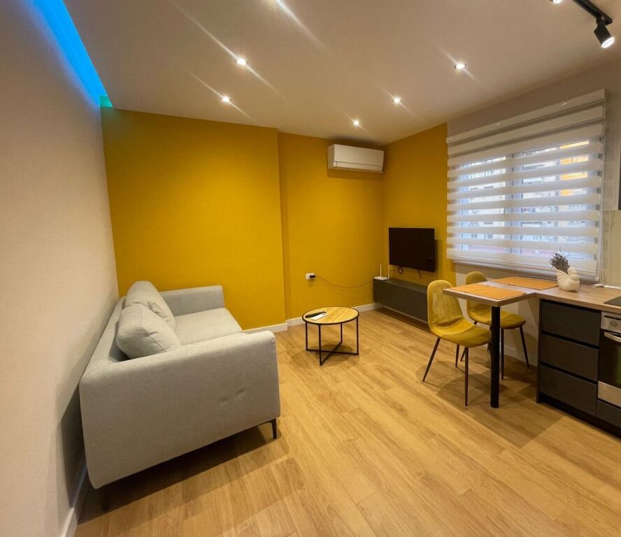 Apartament luksoz me qira tek Pazari i Ri