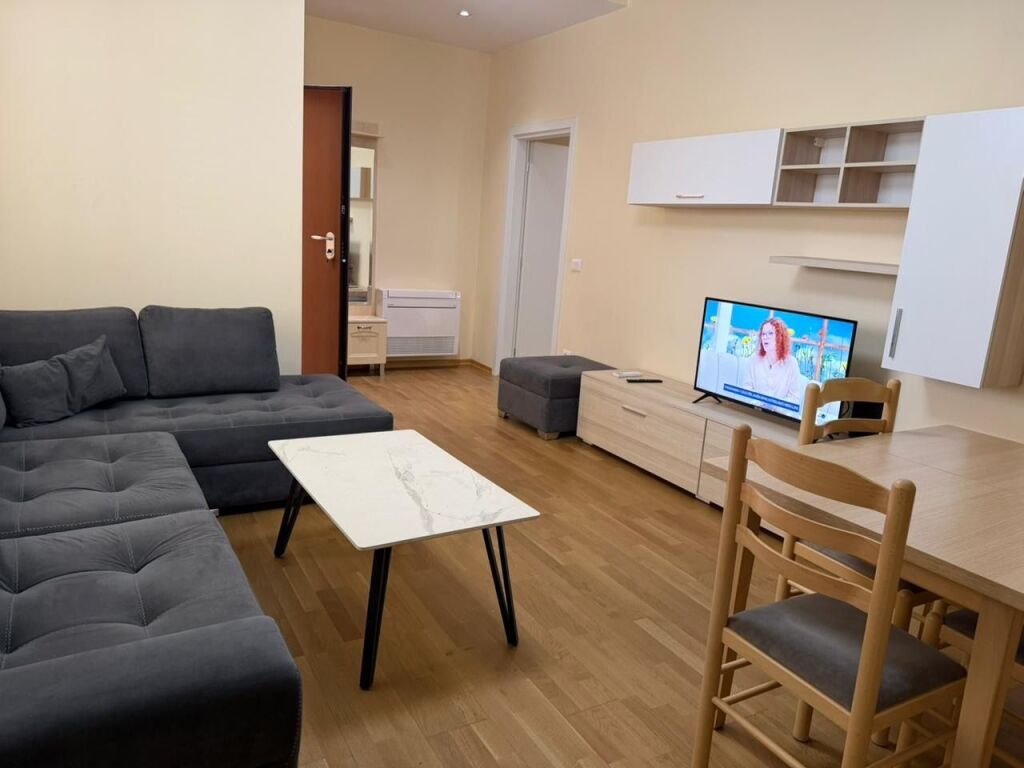 Affittasi Appartamento 2+1+1 con Balcone